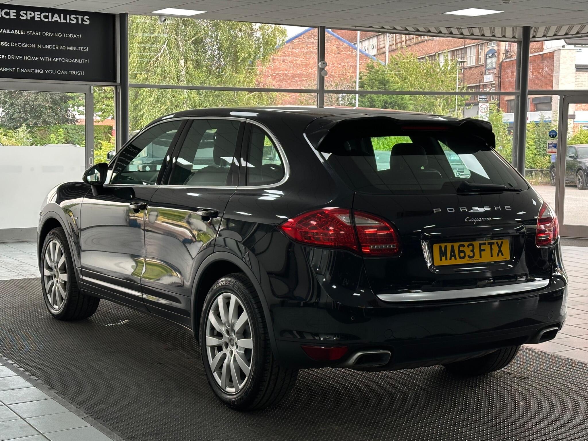 Porsche Cayenne view 10