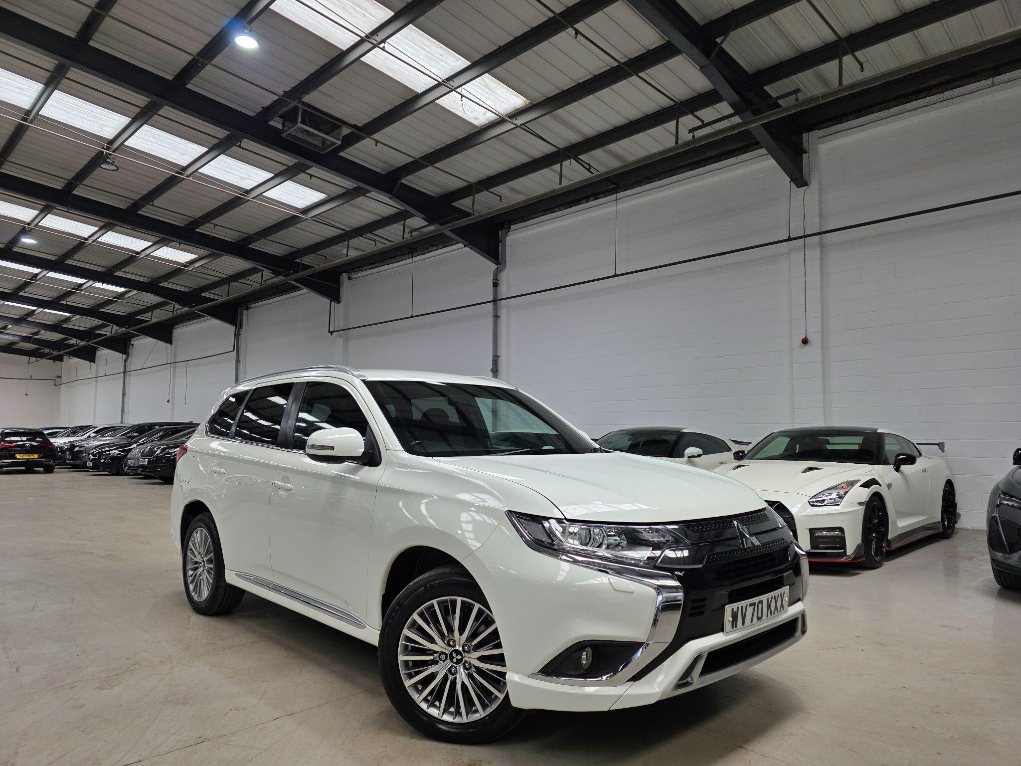 Mitsubishi Outlander view 3