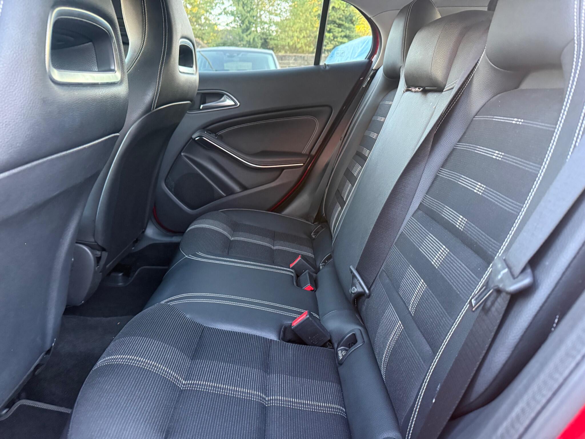 Mercedes-Benz GLA view 12
