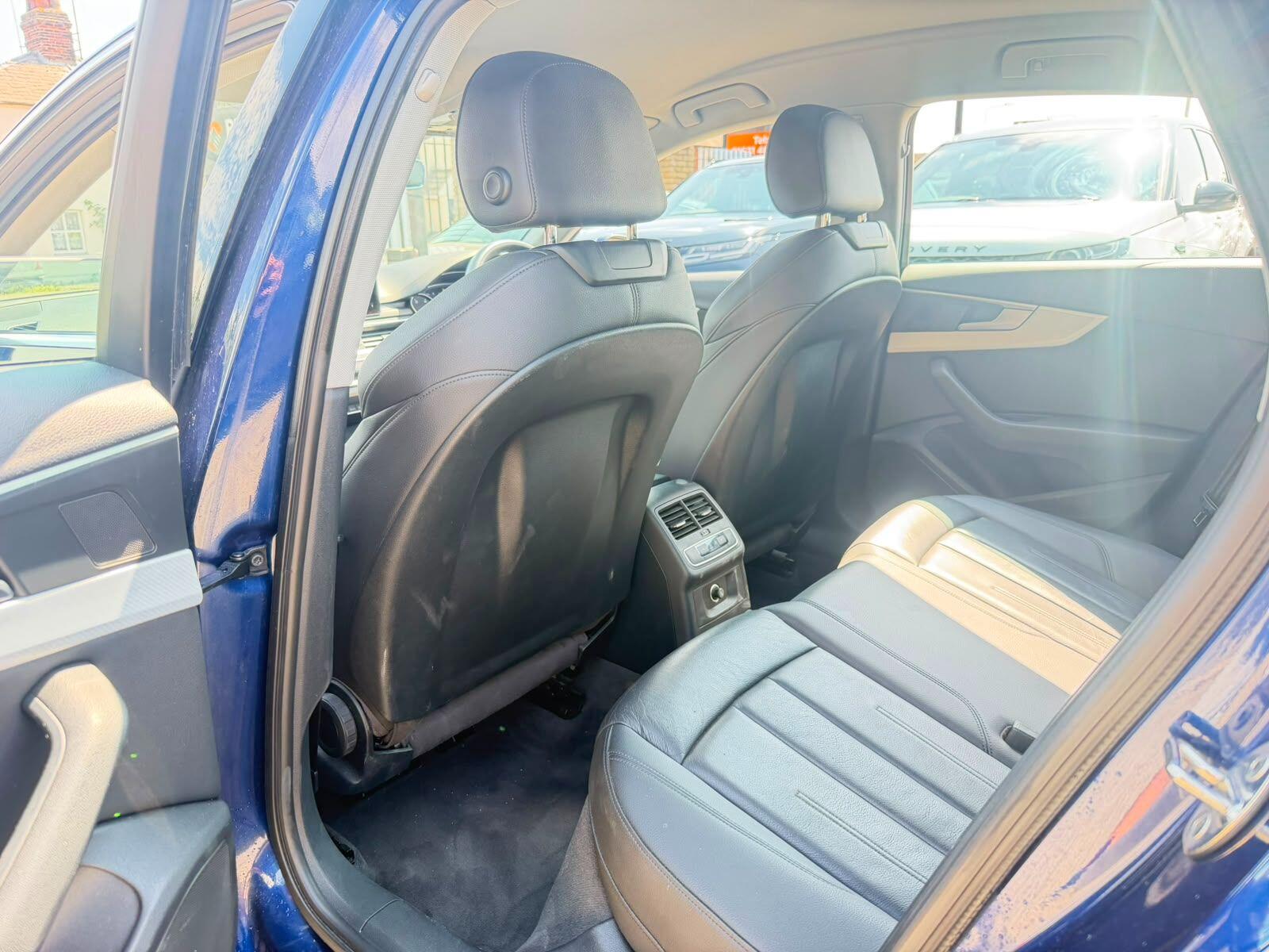 Audi A4 view 28