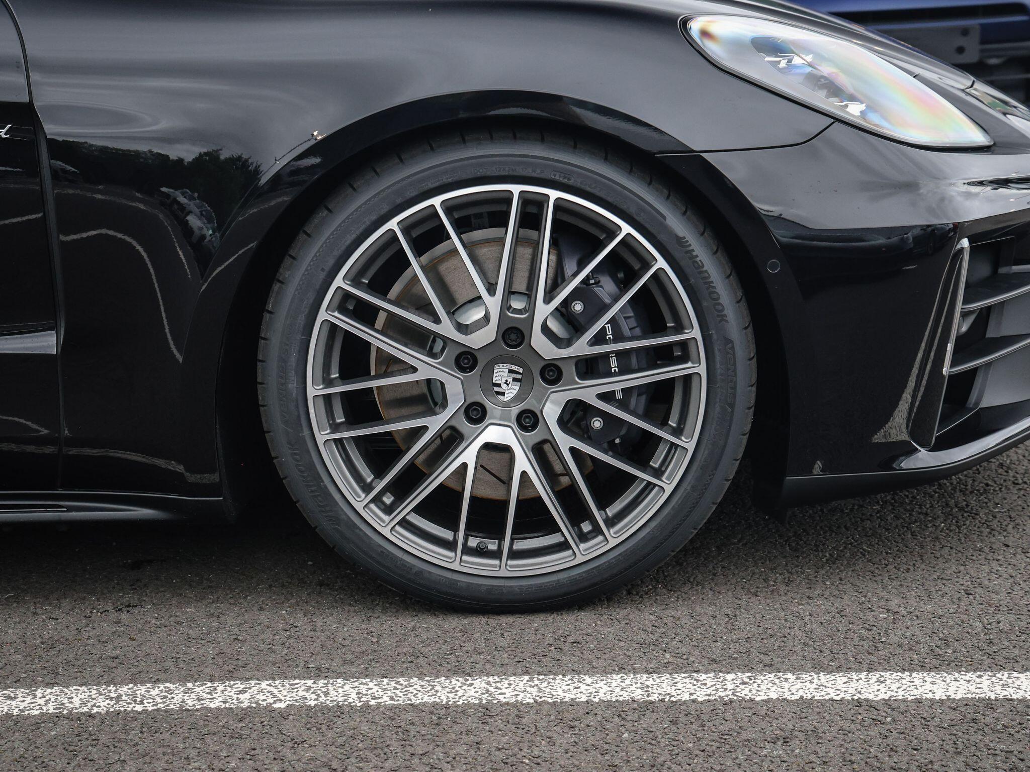 Porsche Panamera view 6