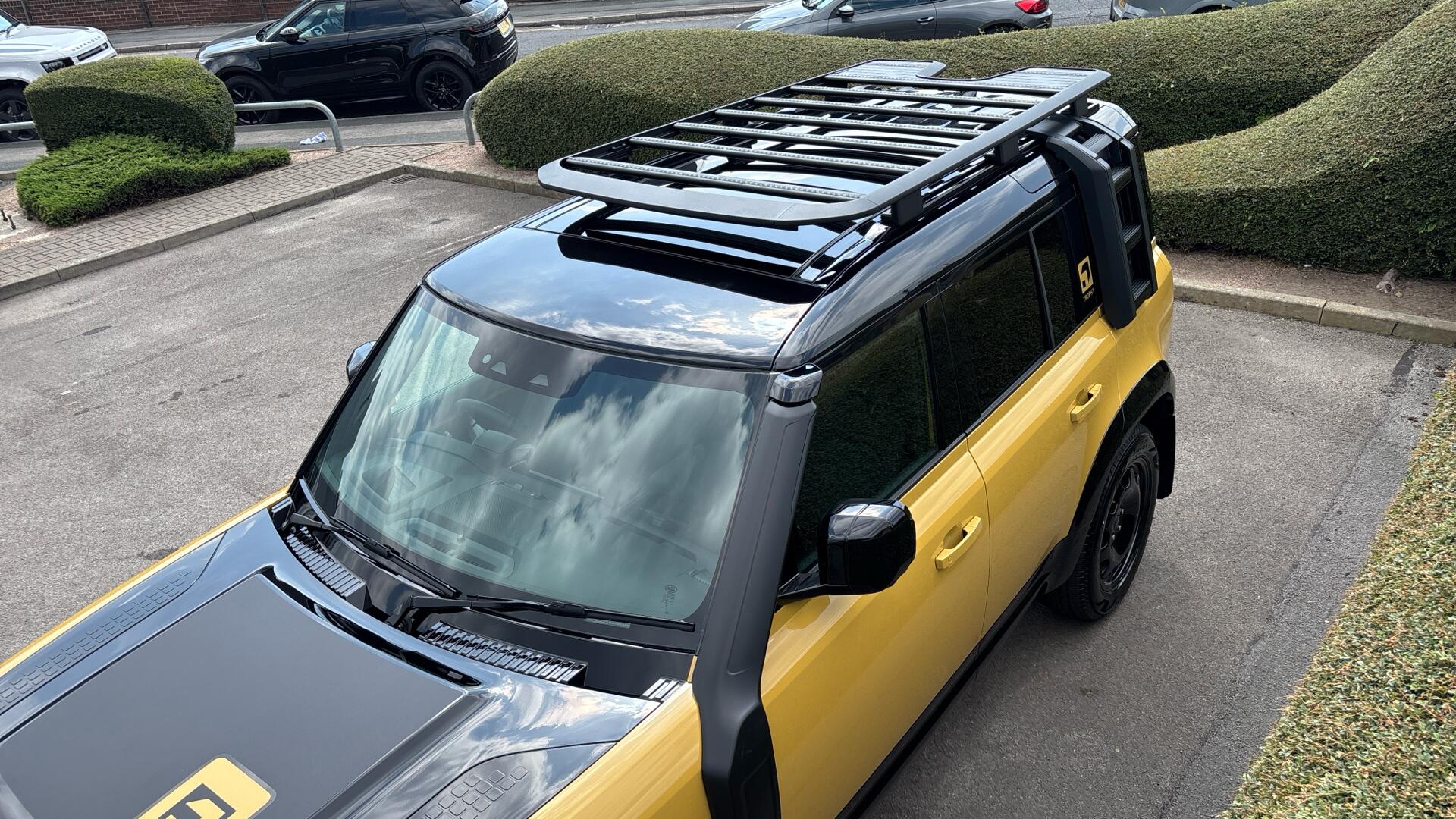 Land Rover Defender view 62