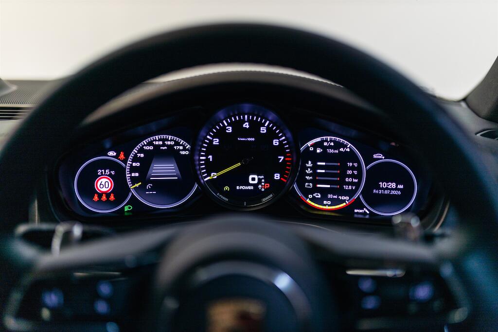 Porsche Panamera view 36
