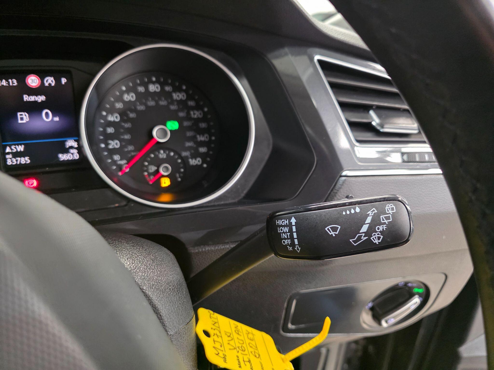 Volkswagen Tiguan view 19