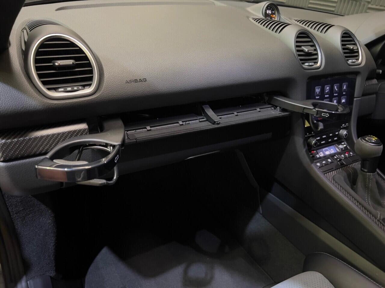 Porsche 718 Cayman view 35