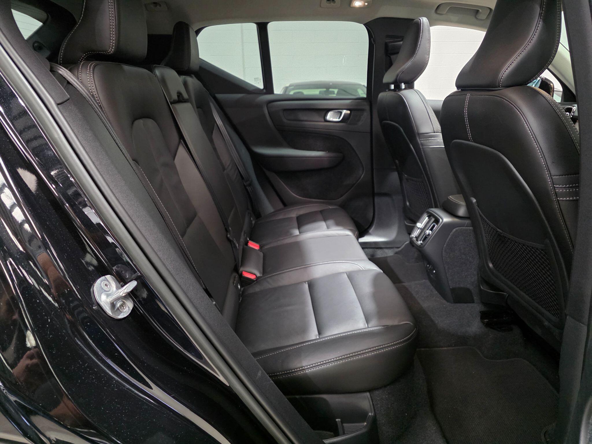 Volvo XC40 view 29