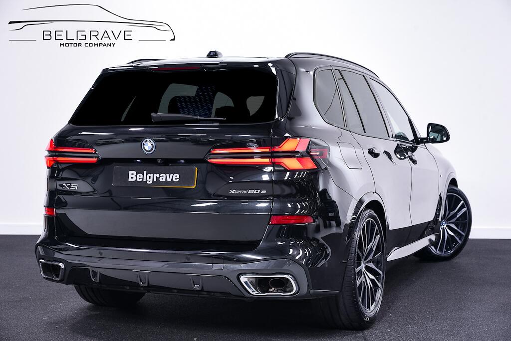 BMW X5 view 3