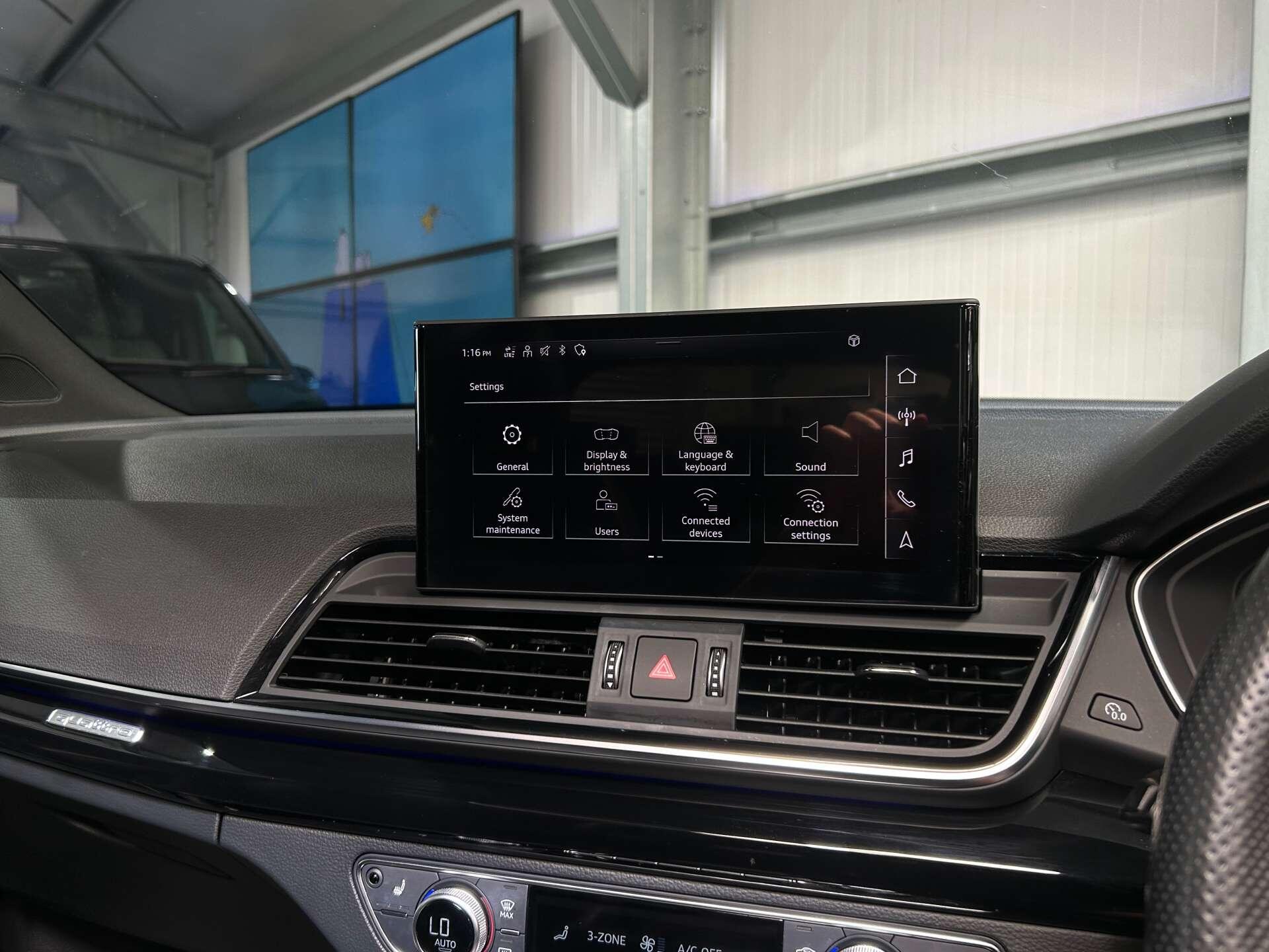 Audi Q5 view 25