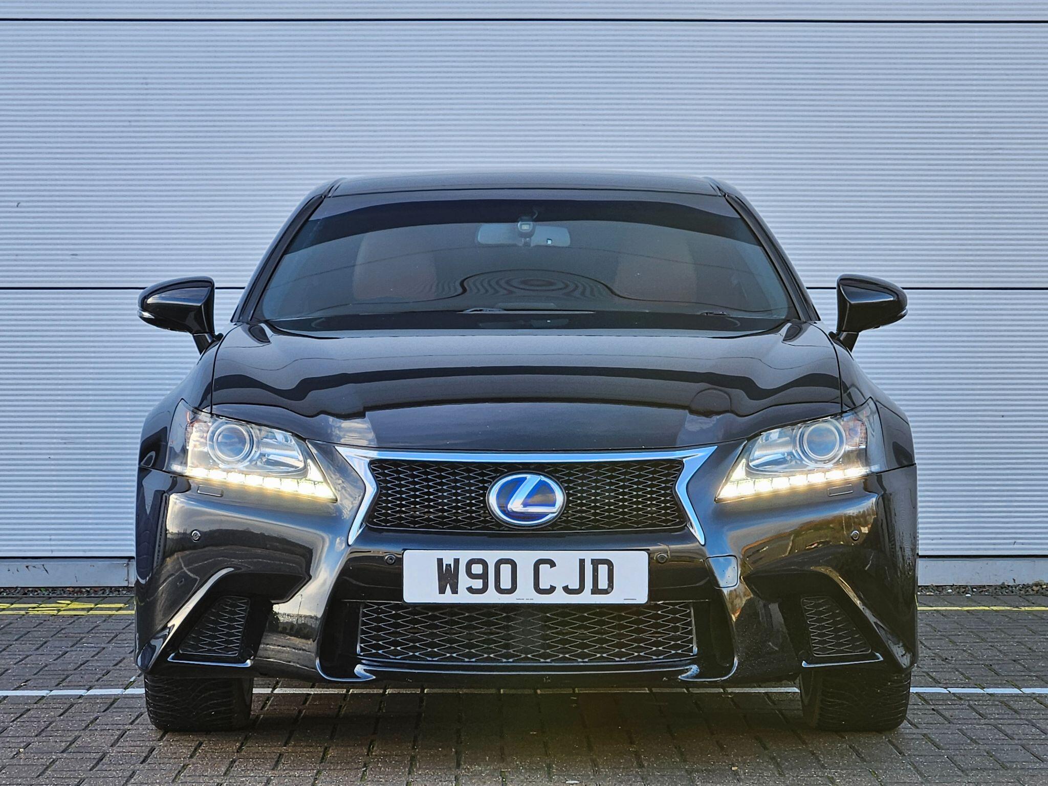 Lexus GS view 3