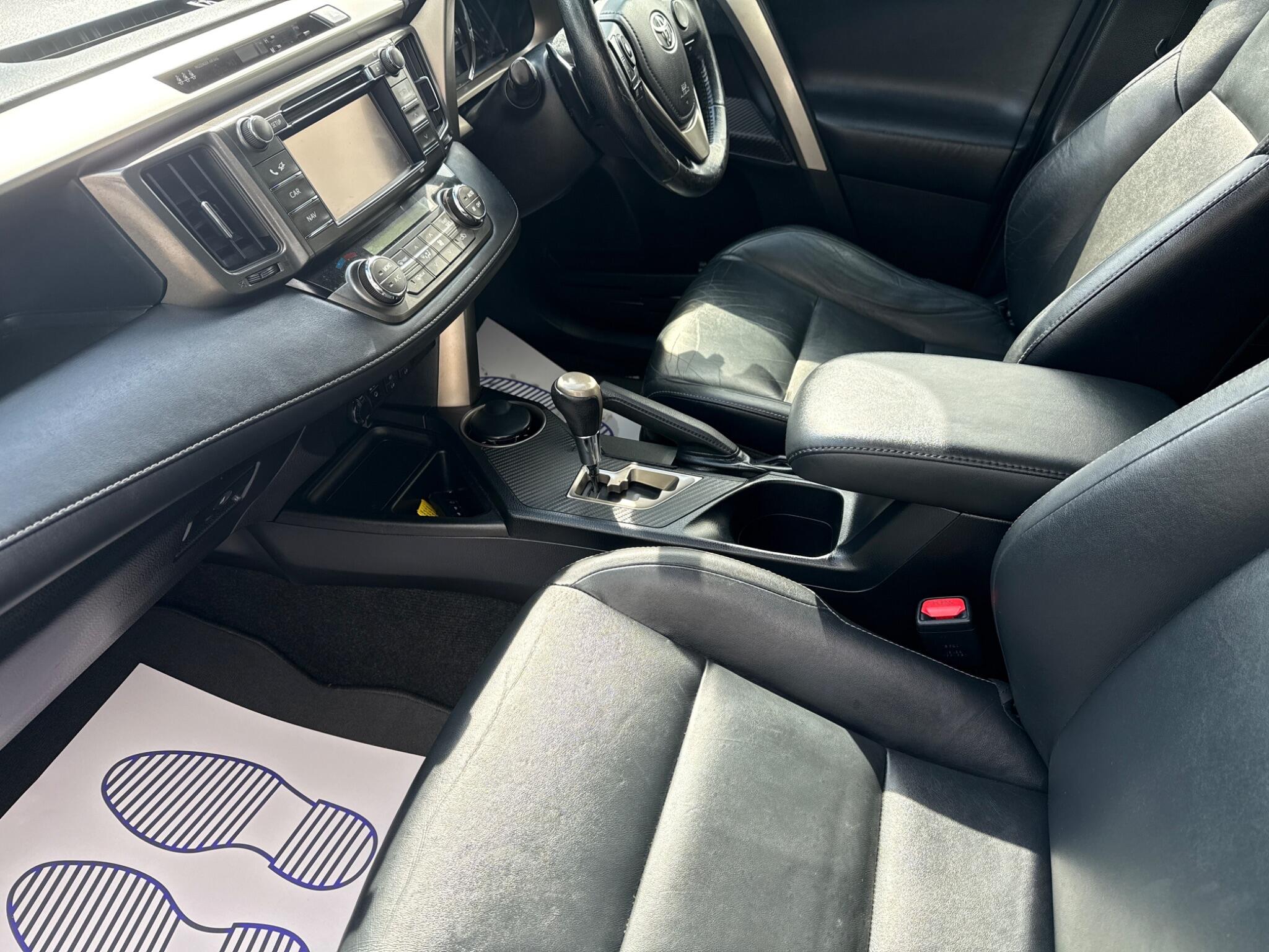 Toyota Rav4 view 7