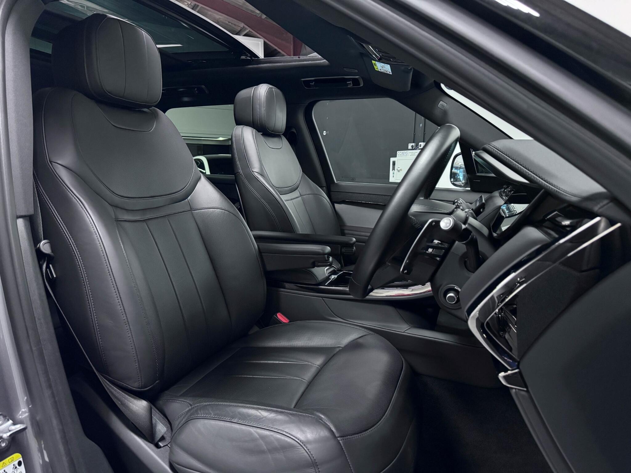 Land Rover Range Rover Sport view 32