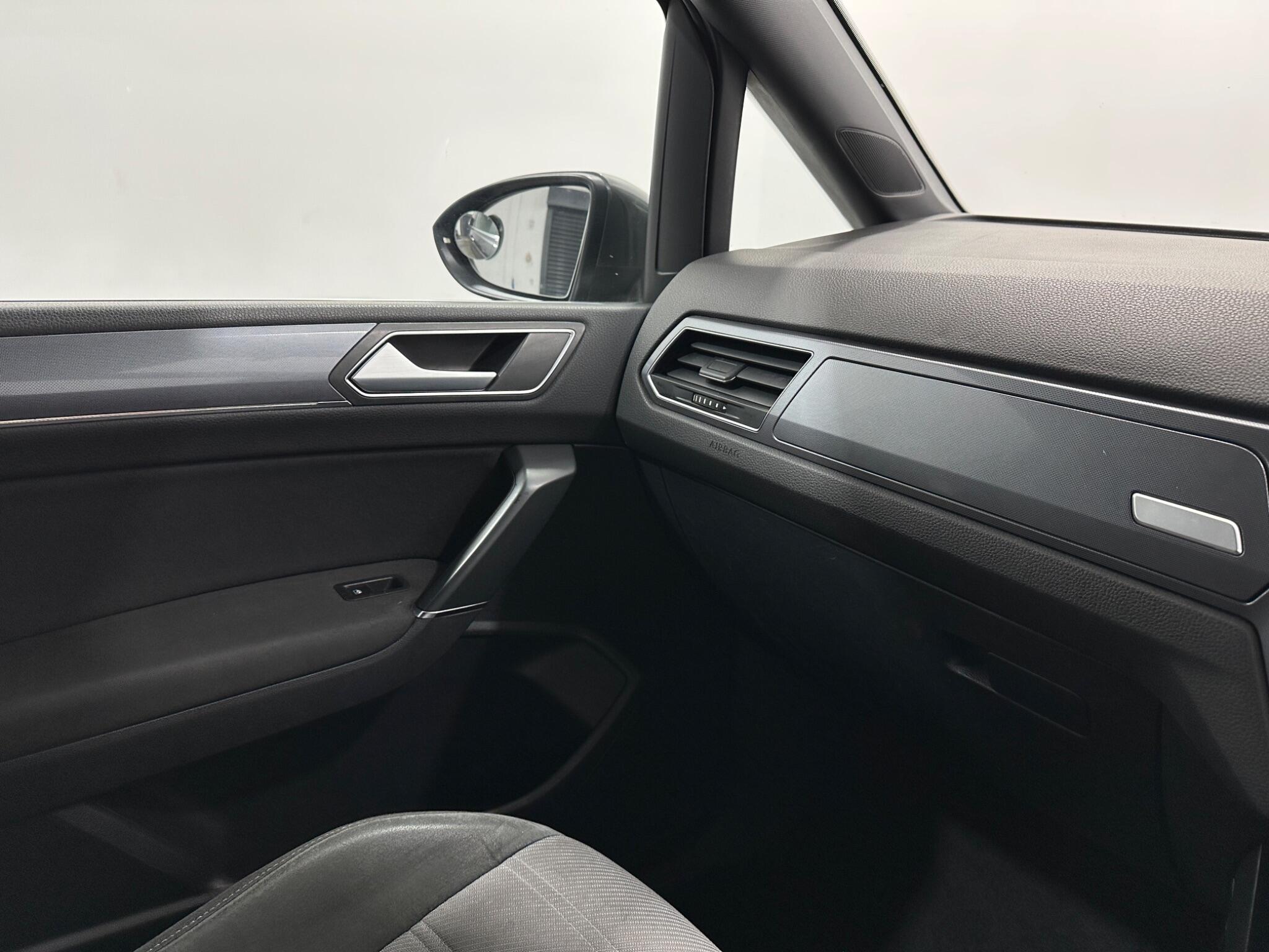 Volkswagen Touran view 27