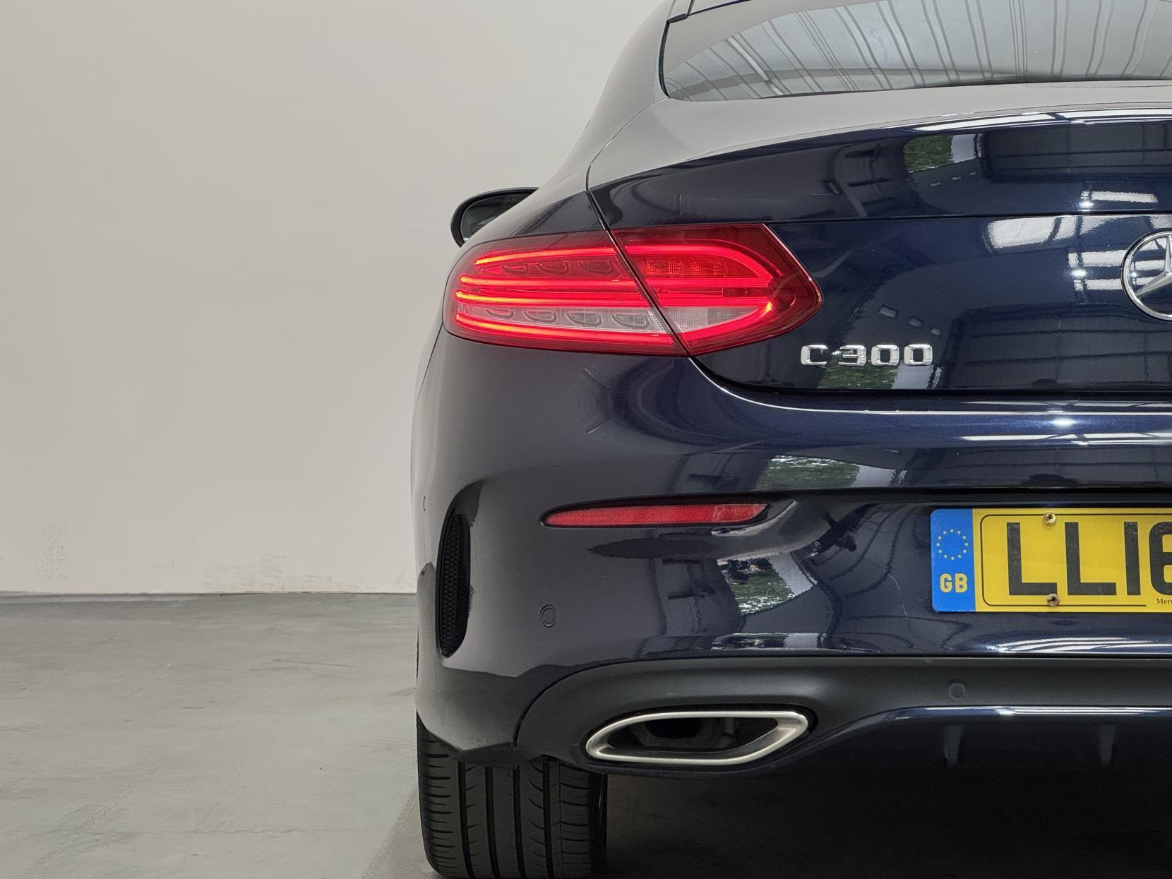 Mercedes-Benz C Class view 13