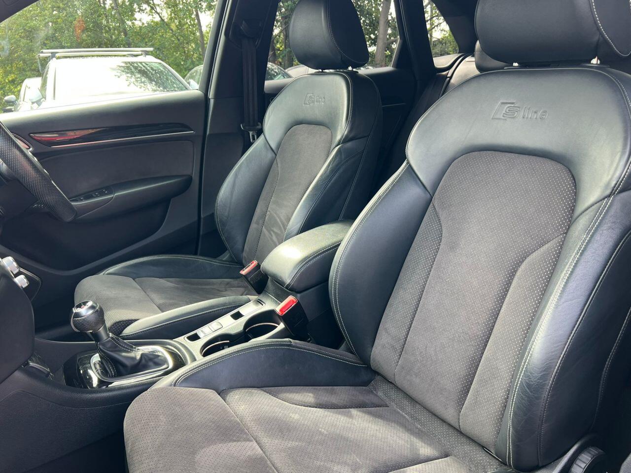 Audi Q3 view 16
