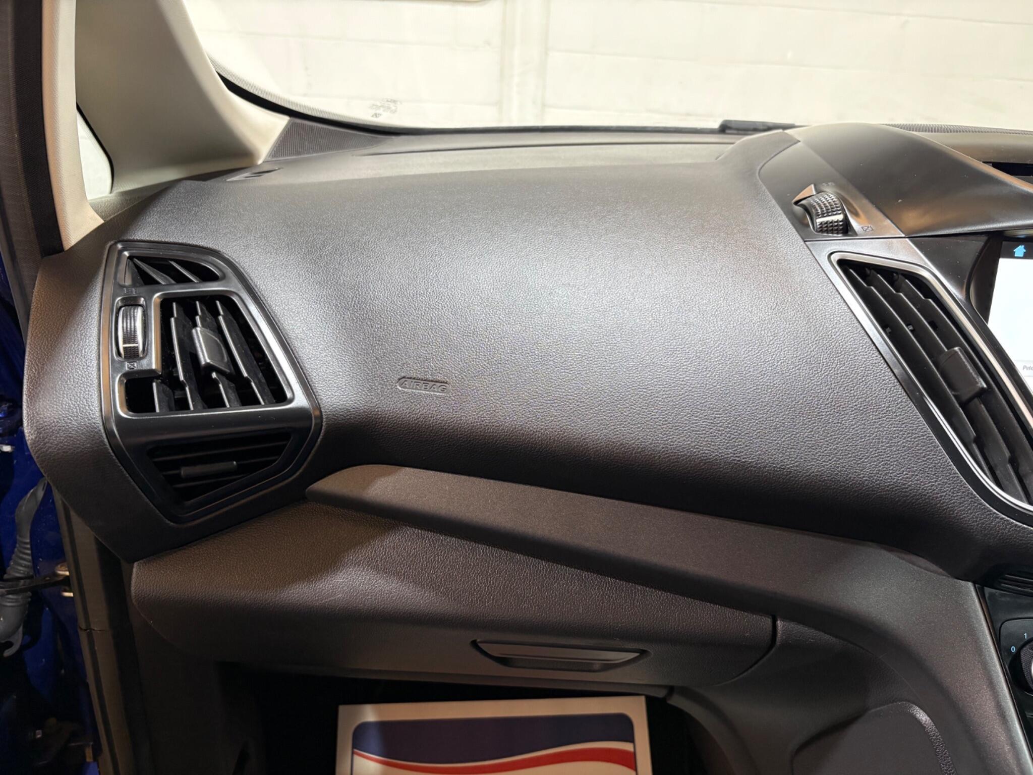Ford Grand C-Max view 63