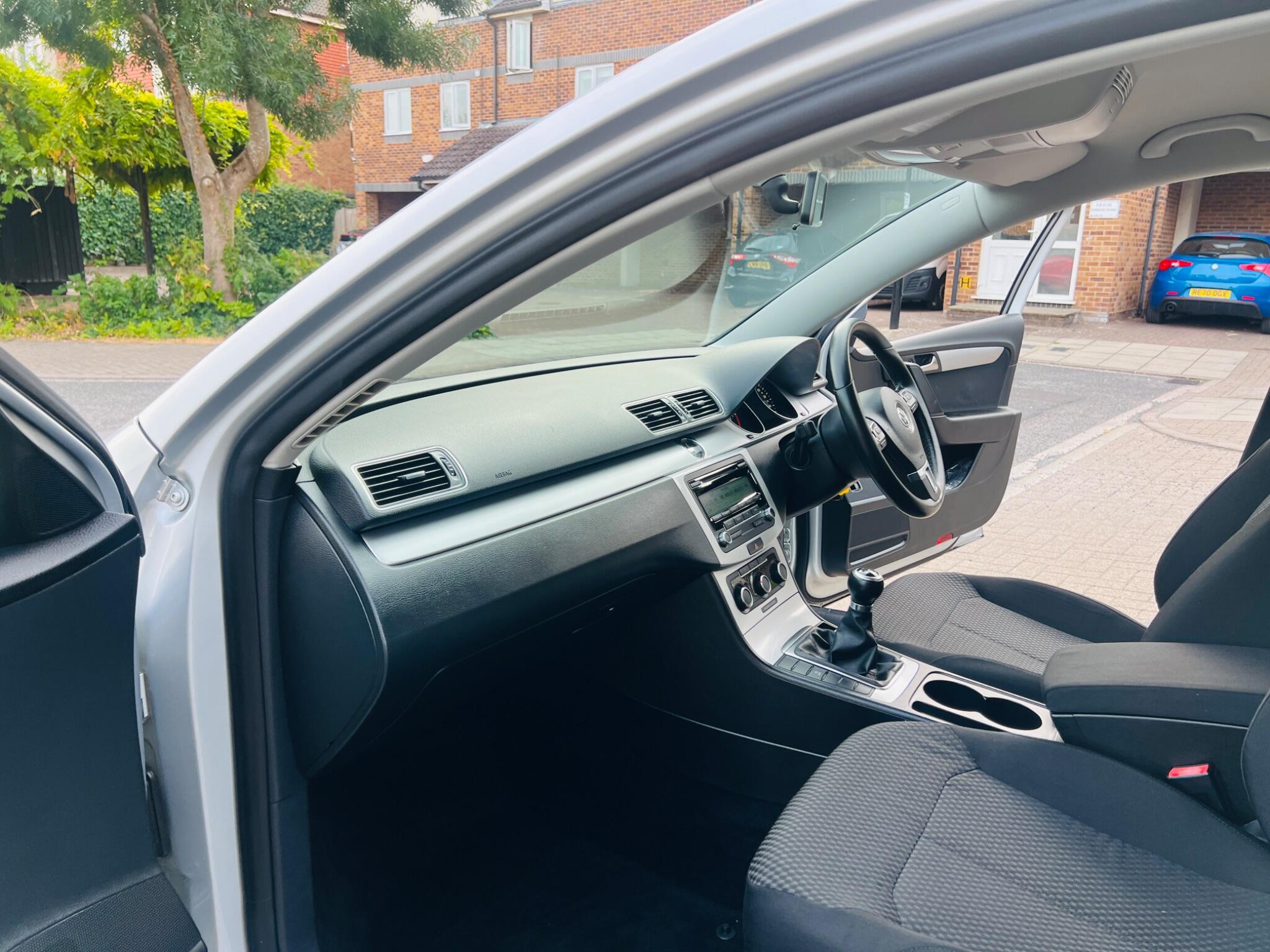 Volkswagen Passat view 38