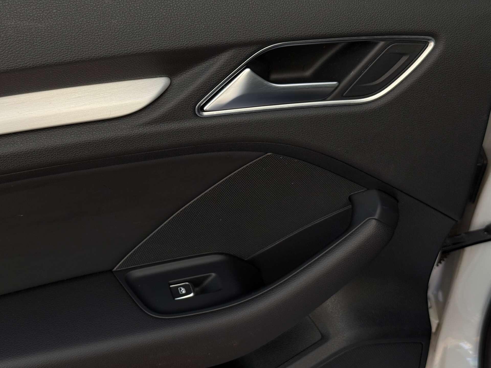 Audi A3 view 24