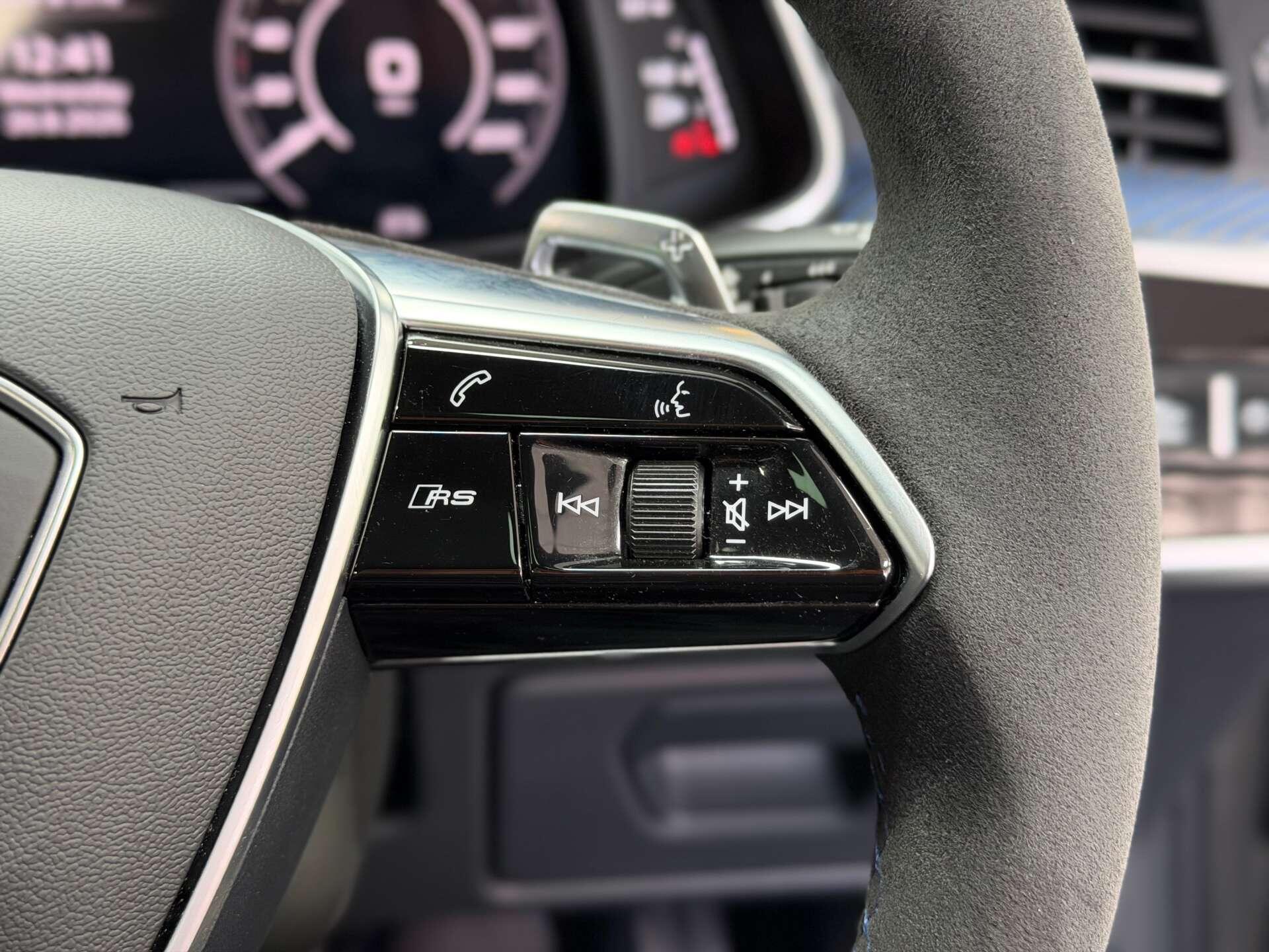 Audi RS6 view 30
