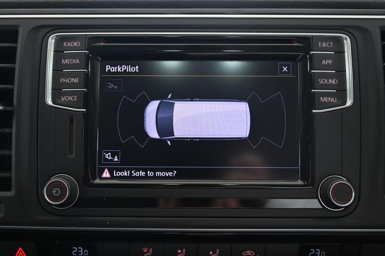 Volkswagen Caravelle view 24