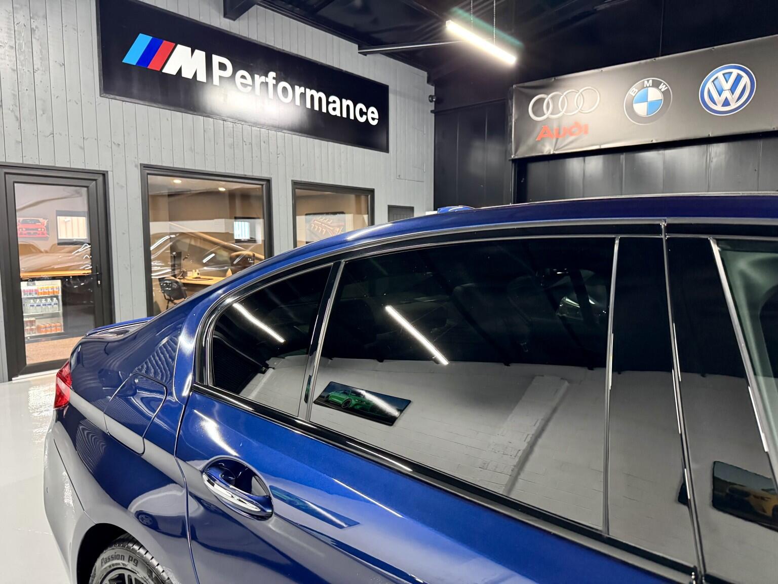 BMW 5 Series view 31