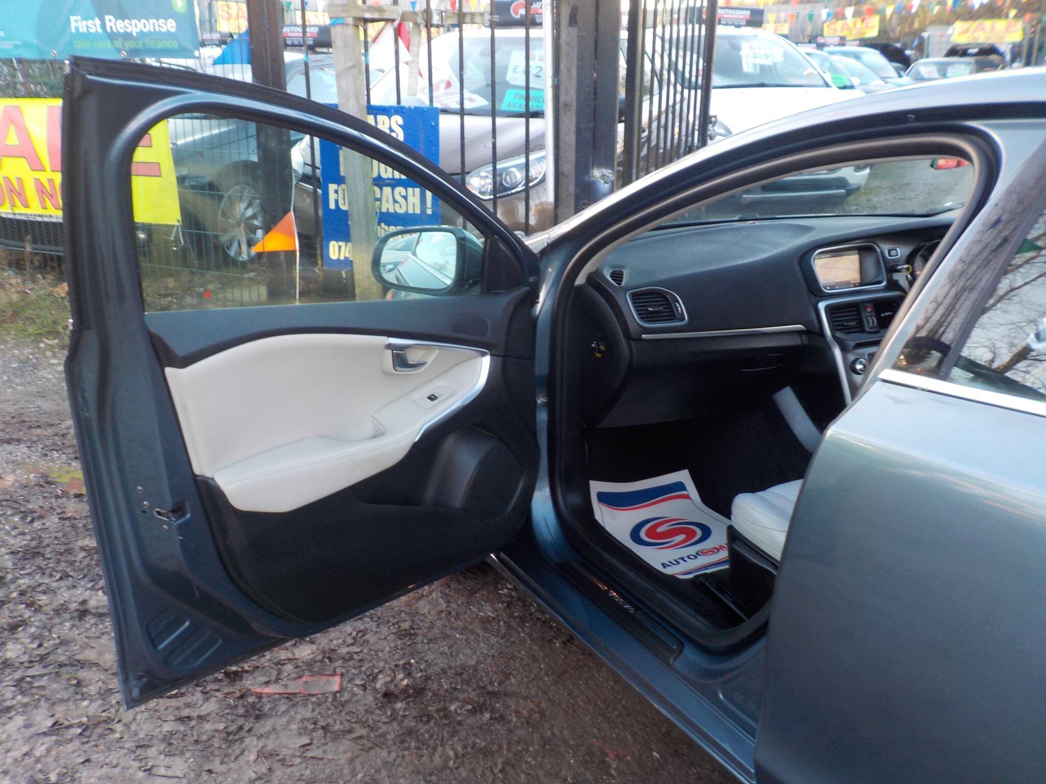 Volvo V40 2.0 D3 SE Lux Nav Geartronic Euro 5 (s/s) 5dr