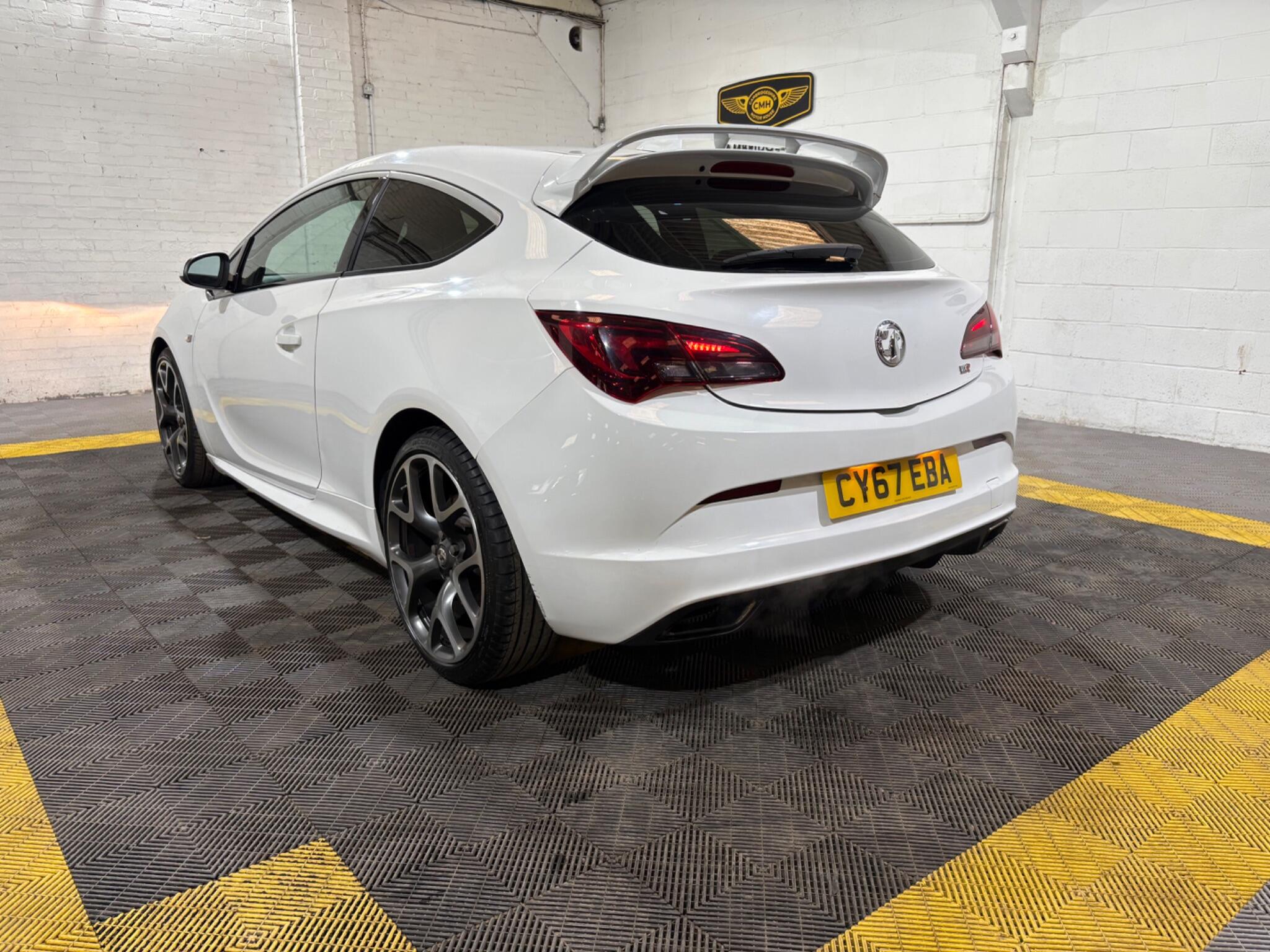 Vauxhall Astra GTC view 8