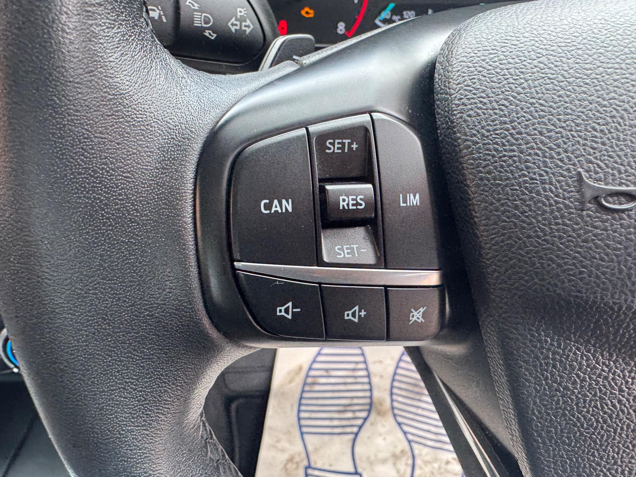 Ford Focus view 14