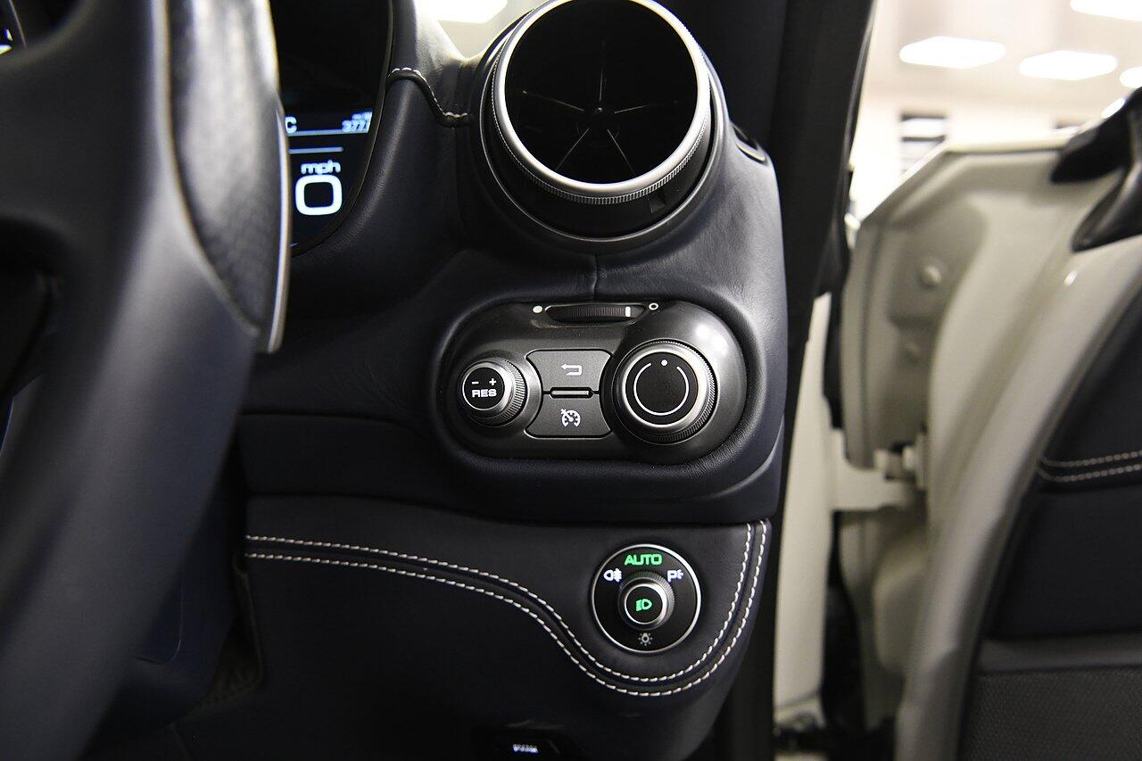 Ferrari Portofino view 25