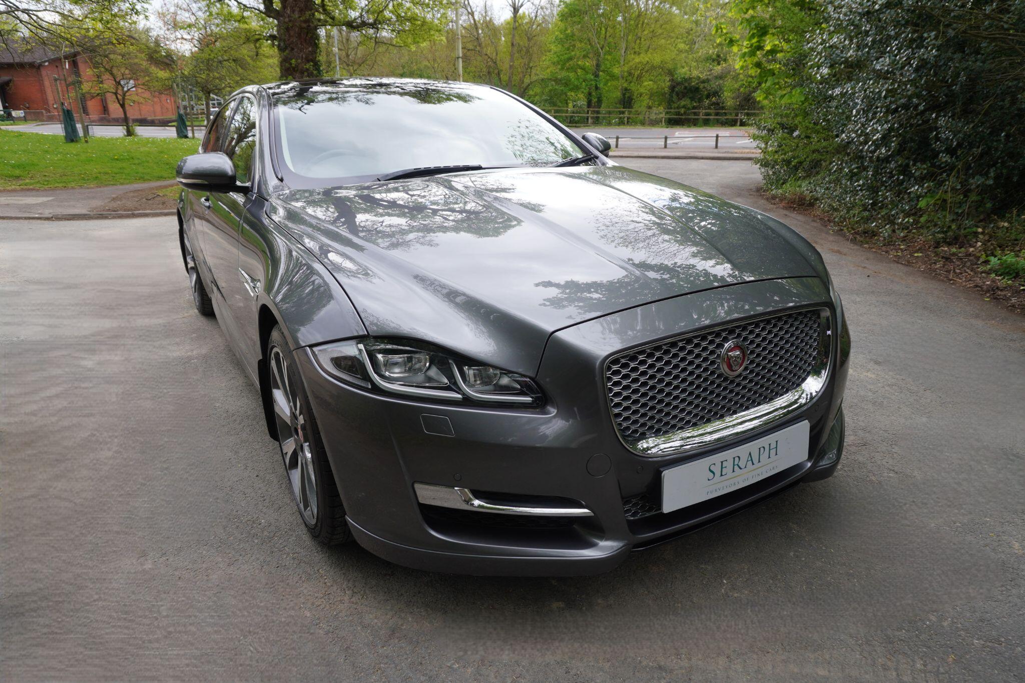 Jaguar XJ view 8