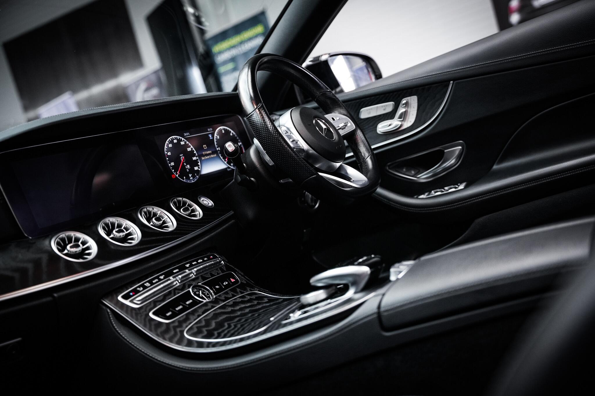 Mercedes-Benz E-Class view 3