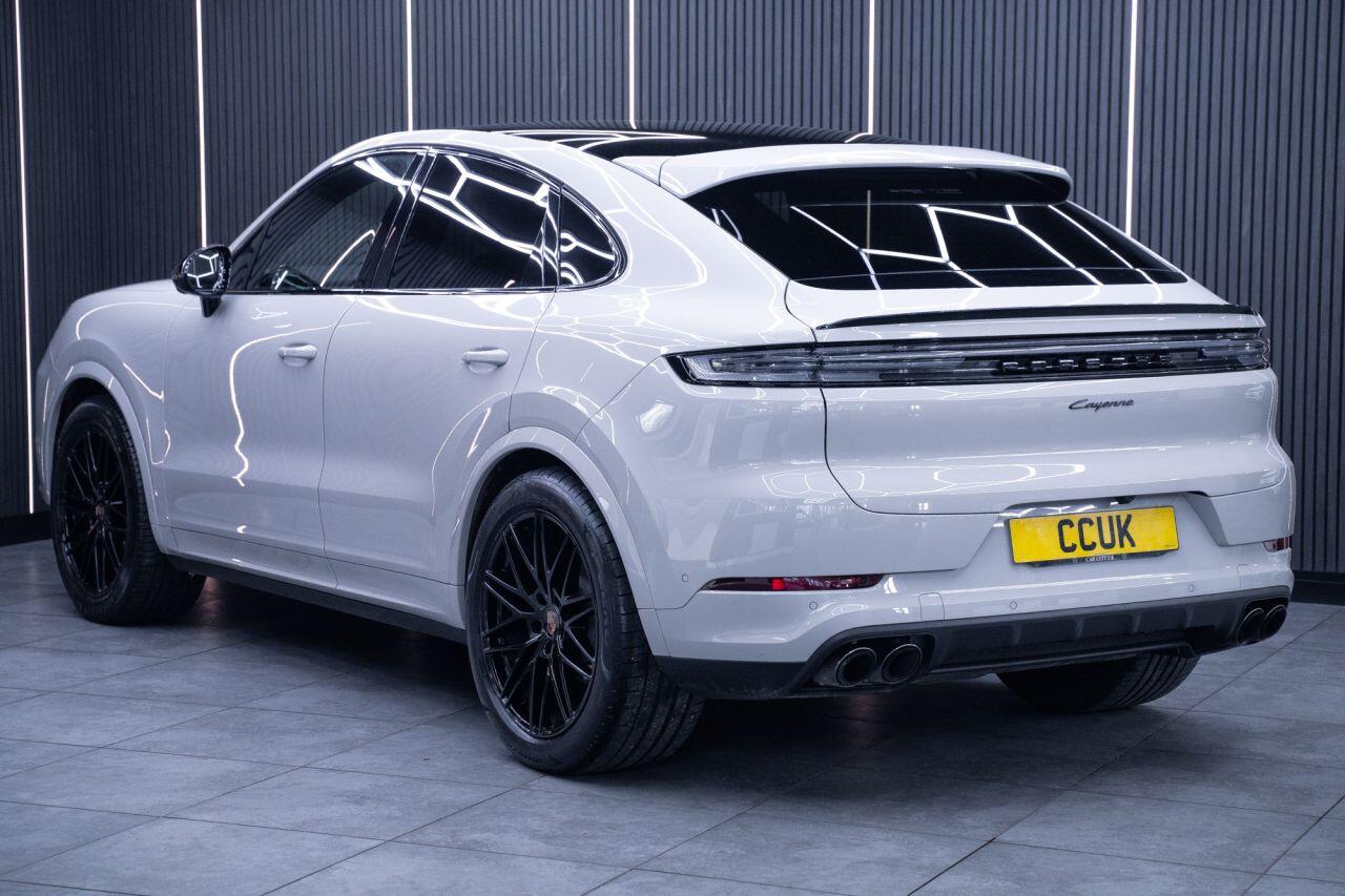 Porsche Cayenne view 9