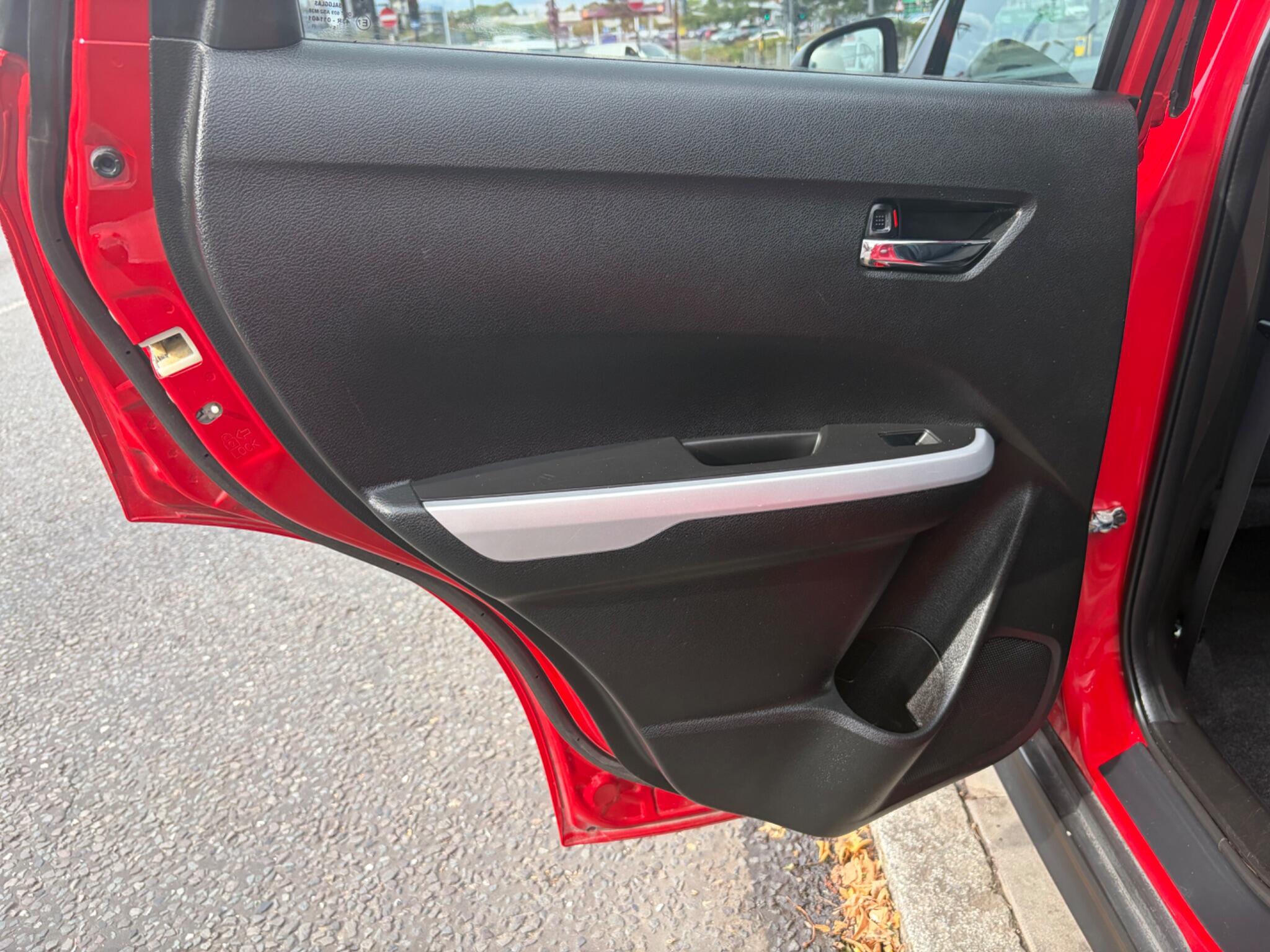 Suzuki Vitara view 76