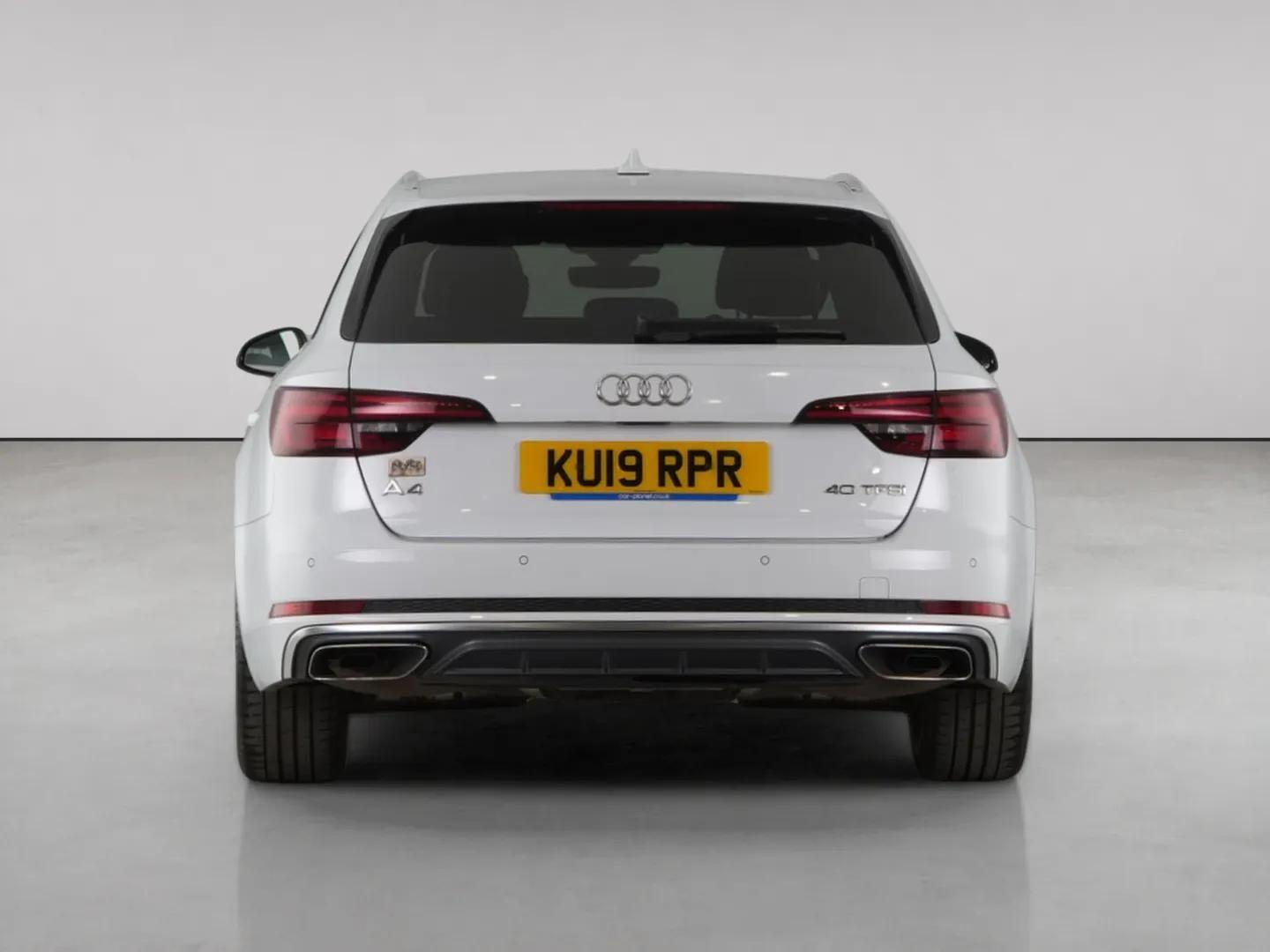 Audi A4 view 7