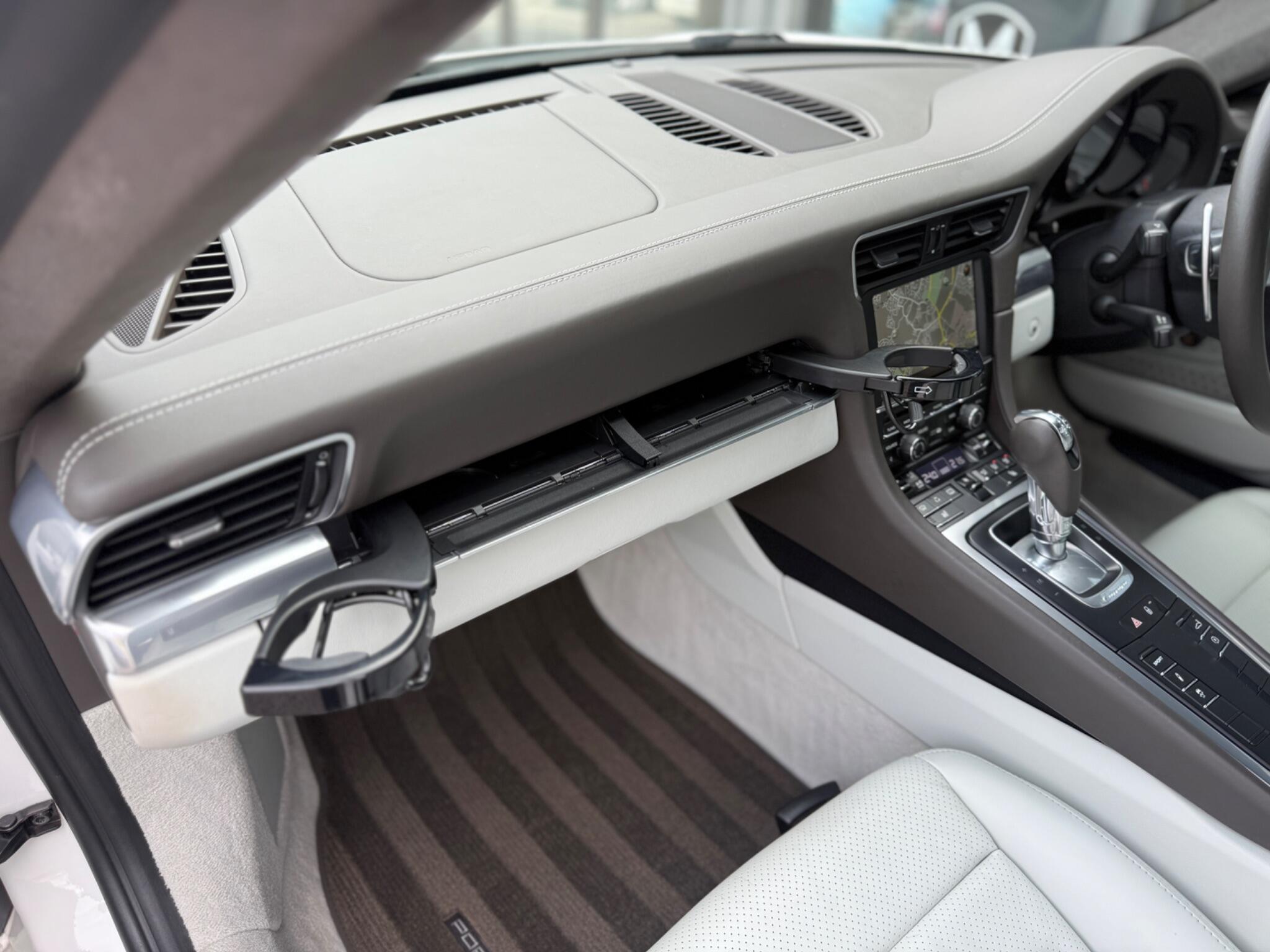 Porsche 911 view 51