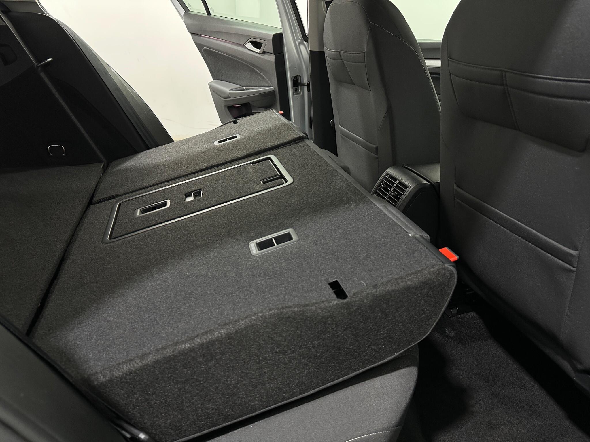 Volkswagen Golf view 46