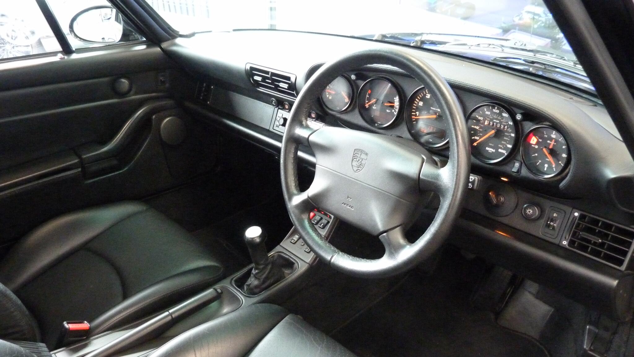Porsche 911 view 15