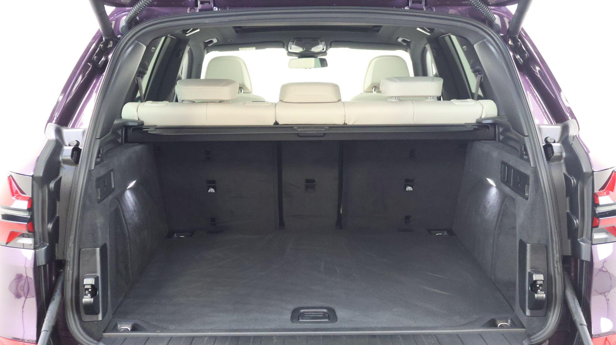 BMW X5 view 12