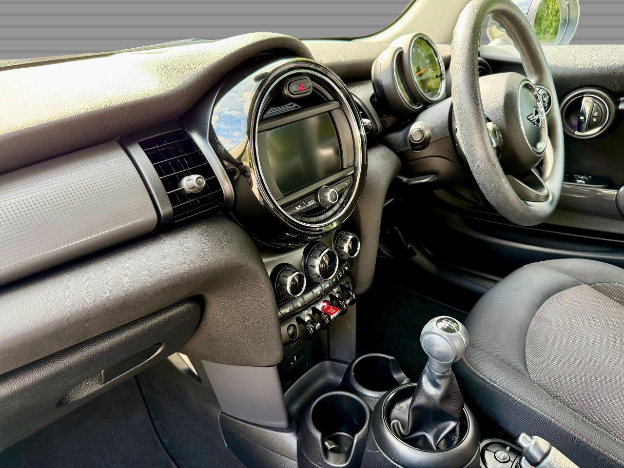 Mini Hatch view 21