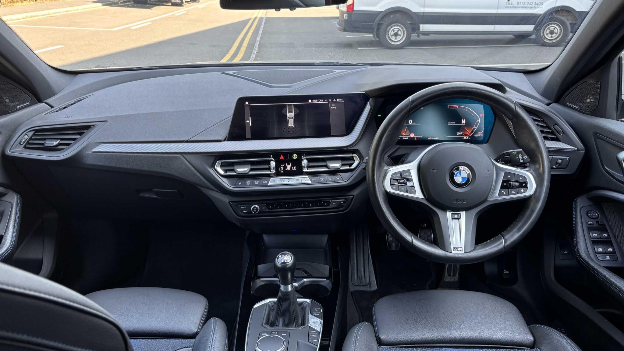 BMW 1 Series view 4