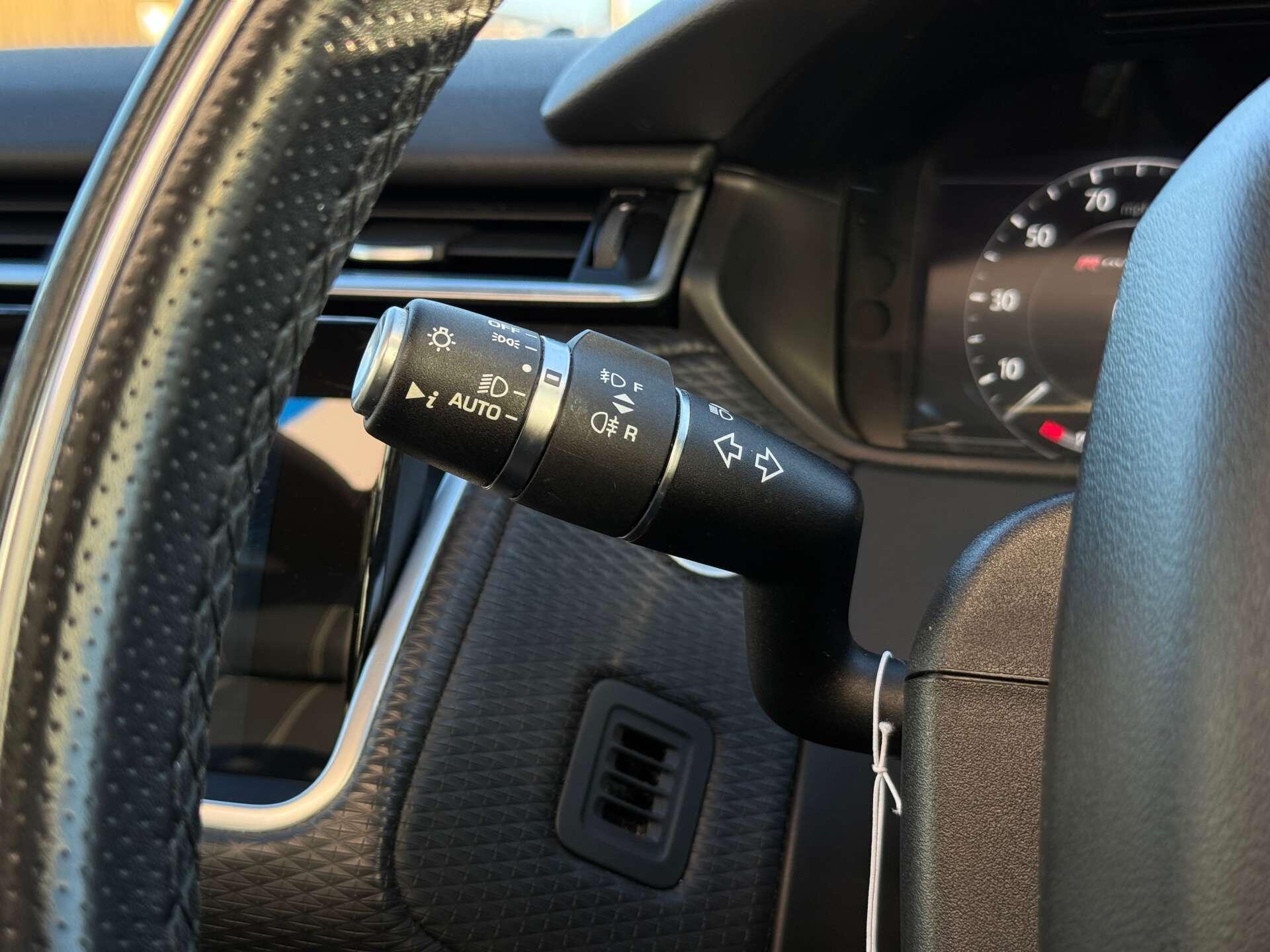 Land Rover Range Rover Velar view 45