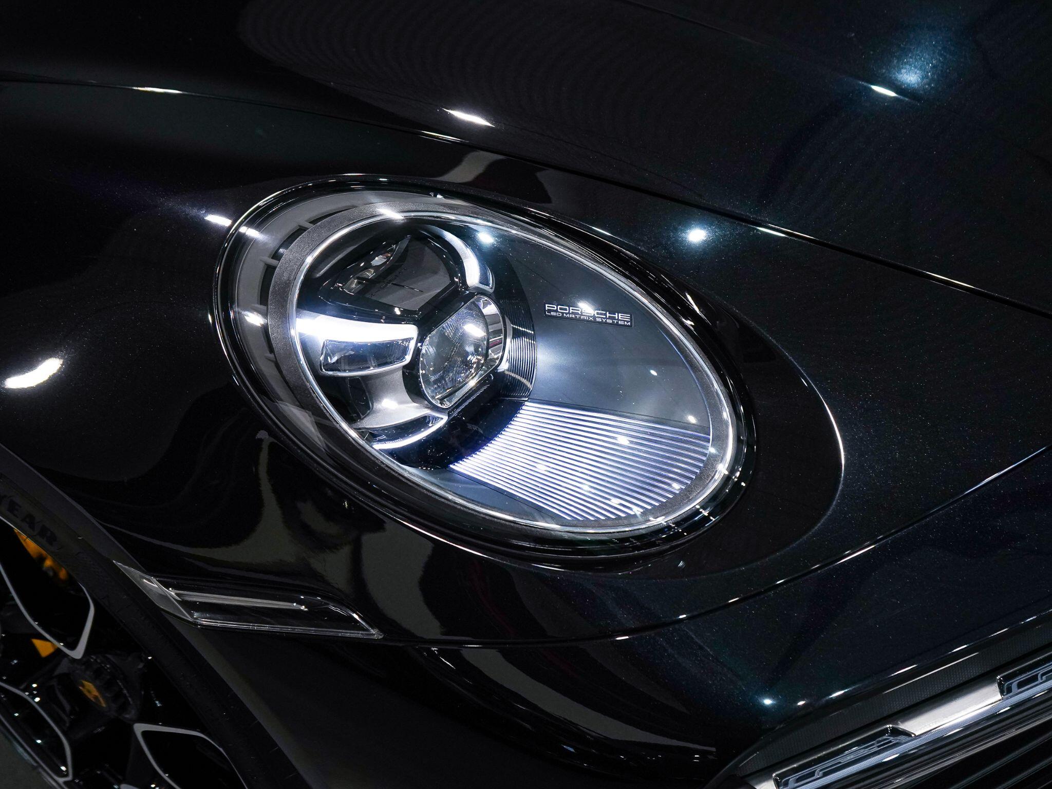 Porsche 911 view 37