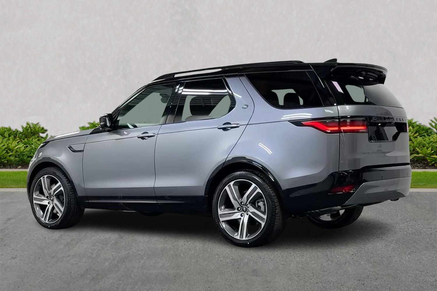 Land Rover Discovery view 2