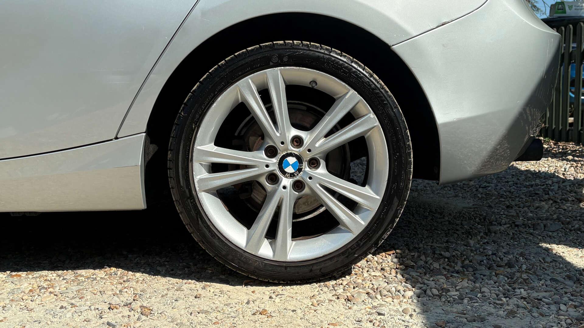 BMW 1 Series view 37