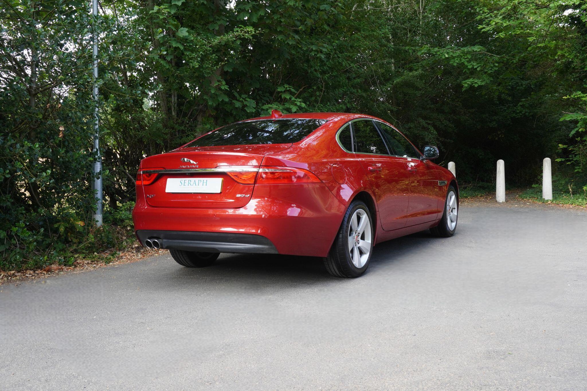 Jaguar XF view 9