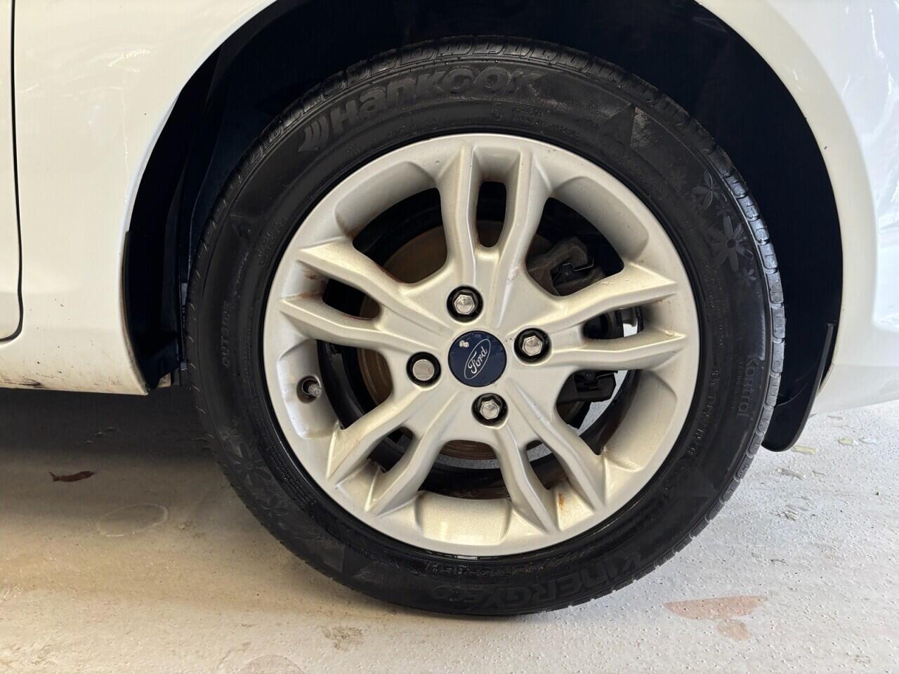 Ford Fiesta view 12