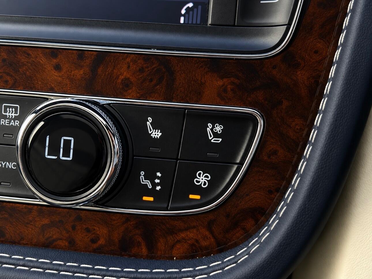Bentley Bentayga view 57