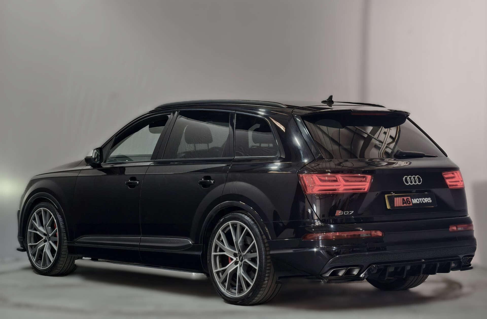 Audi SQ7 view 13