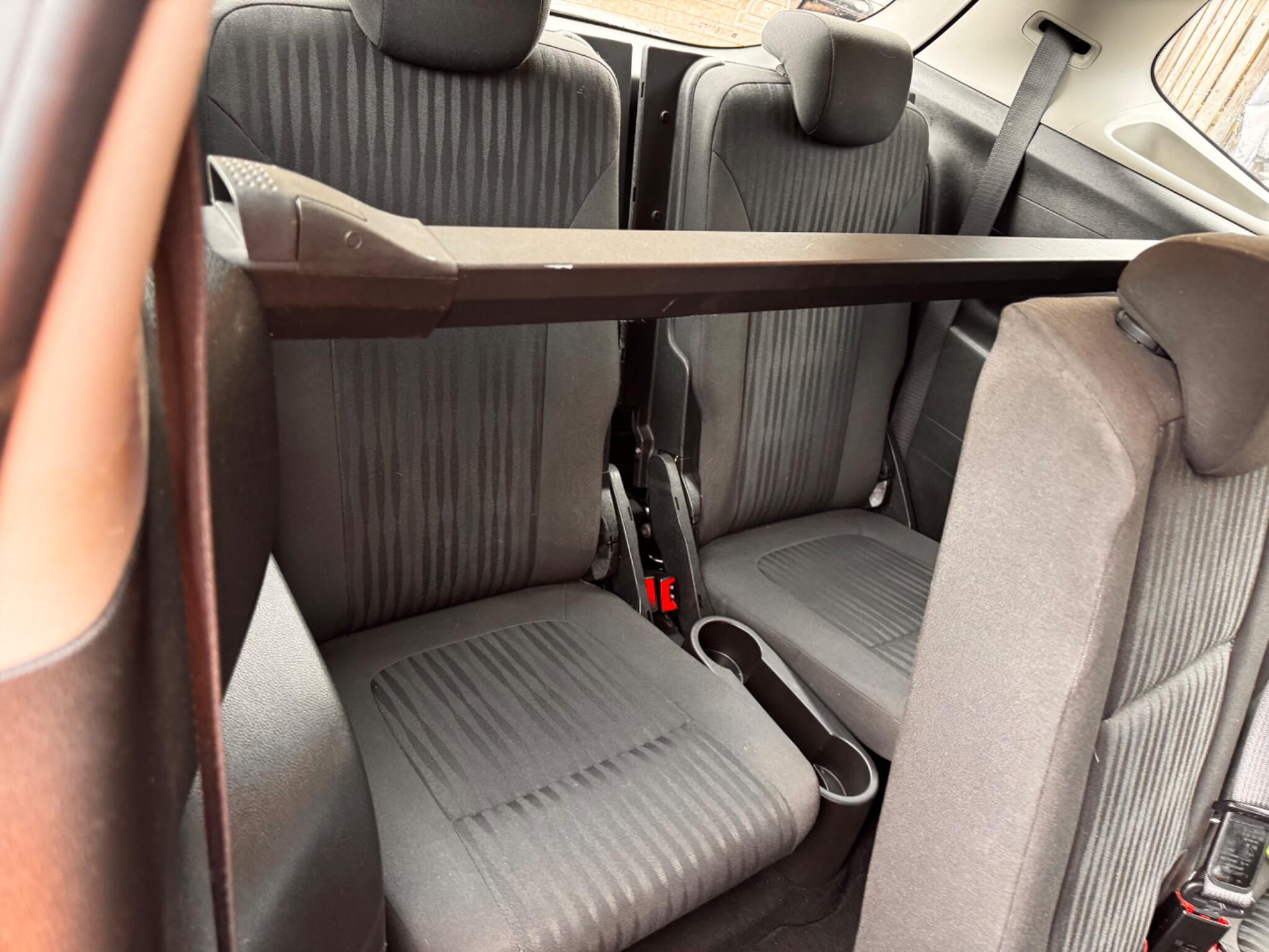 Vauxhall Zafira Tourer view 21
