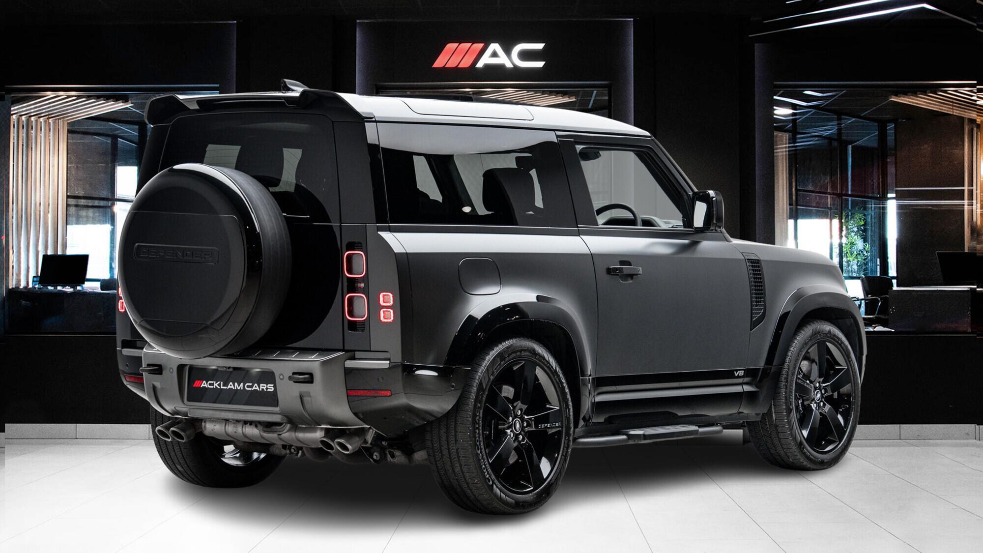 Land Rover Defender view 4