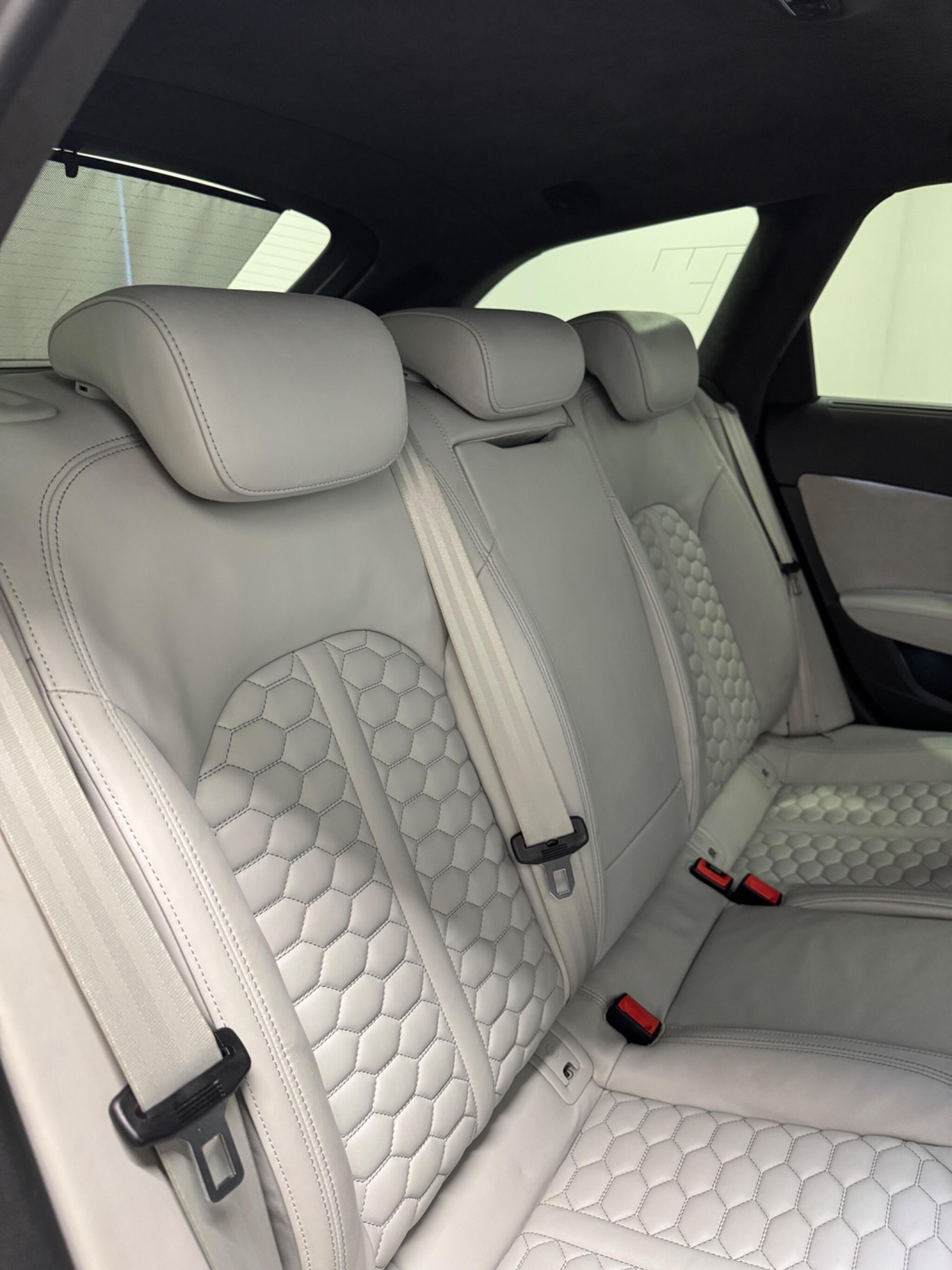 Audi RS6 view 18